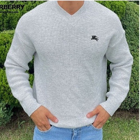 버*리 비비드 하찌 브이넥 니트