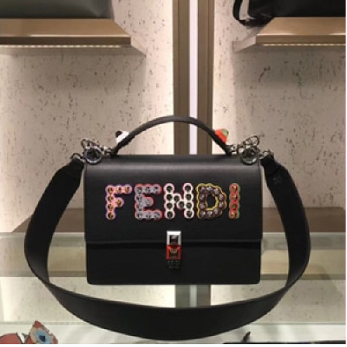 펜디 칸아이 스트랩백 블랙