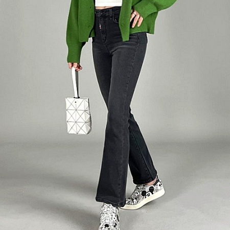 톰브*운 THOM BROWNE 713 부츠컷 블랙데님