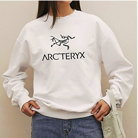 아크테*스 글리터 로고 맨투맨