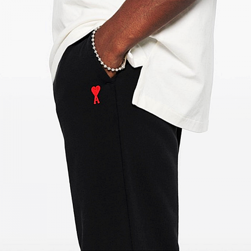 AMI 스몰레드 하트 조거팬츠