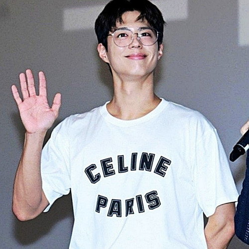 CELINE 그래피티 로고 티셔츠