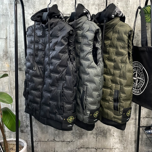 스톤아일*드 STONE ISLAND 앰보후드 패딩조끼