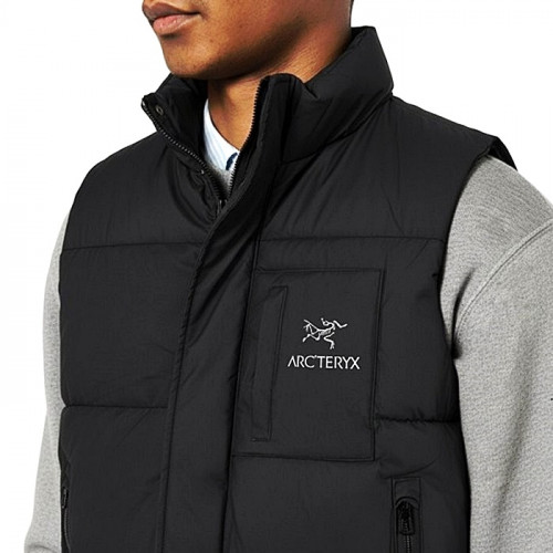 아크테릭스 ARC'TERYX 포켓로고 패딩 베스트