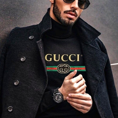 GUCCI 페이크 로고 터틀넥