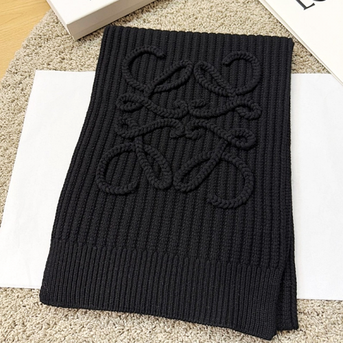 LOEWE 시그니쳐 엠보 패턴  블랙 머플러