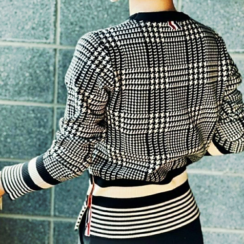 THOM BROWNE 블랙 하운즈 라운드 니트 9719