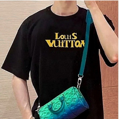 LOUIS VUITTON 엘로우 3D 레터링 티셔츠