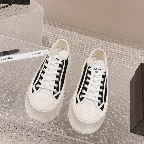 샤* CHANEL 스니커즈/뮬 - 블랙&화이트