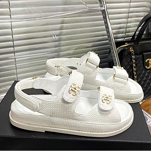 CHANEL 벨크로 샌들 화이트