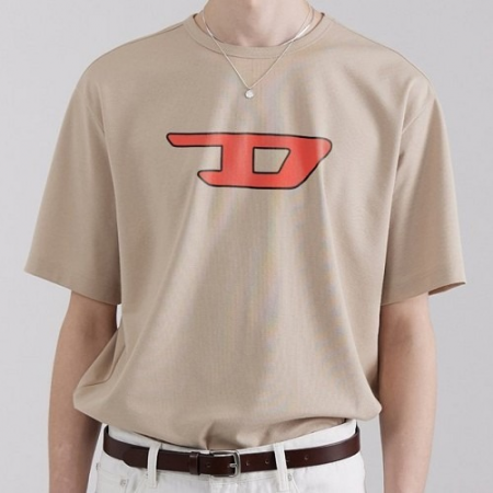디* D 반팔 티셔츠