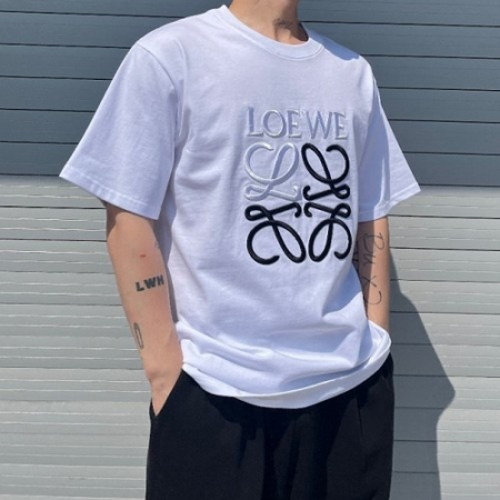 LOE*E 애너그램 자수 티셔츠