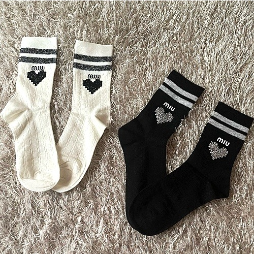 MIUMIU 로고 양말