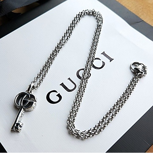 GUCCI 키 목걸이