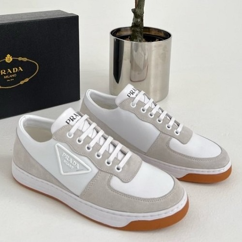 프*다 삼각로고 스웨이드 로우탑 스니커즈