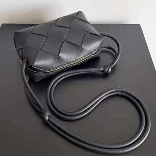 BOTTEGA VENE*A 사각백