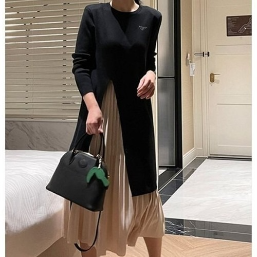 PRA*A 트임 플리츠 원피스