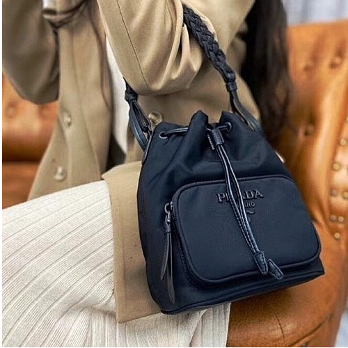 프라다 PRADA 브레이드 버킷백