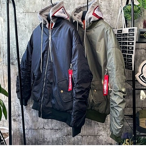 VETEMENTS 후드패치 샤링 항공점퍼