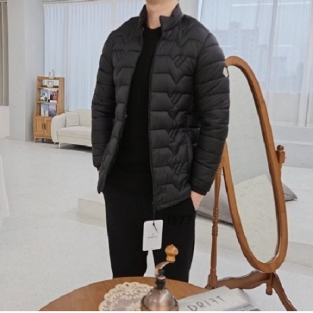 몽클*어 로고패치 카미오2 다운 패딩