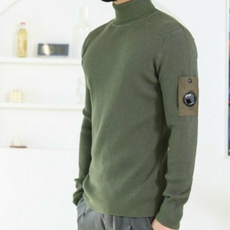 C.P 컴*니 밀리터리 터틀넥 스웨터