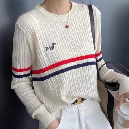 HOM BROW*E 꽈배기 라운드 강아지 자수 니트 스웨터