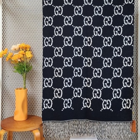 GUC*I 양면 숄 머플러