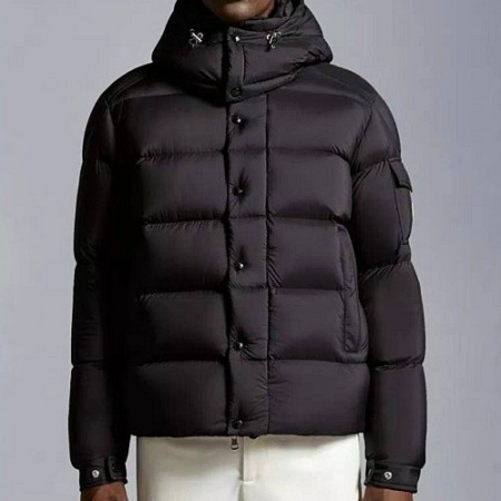 MONCLER 몽클*어 Vezere 베제르 구스 다운패딩