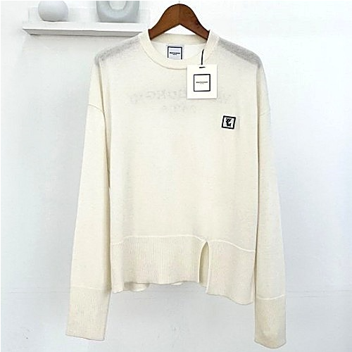 우영미 WOOYOUNGMI 백로고 스웨터