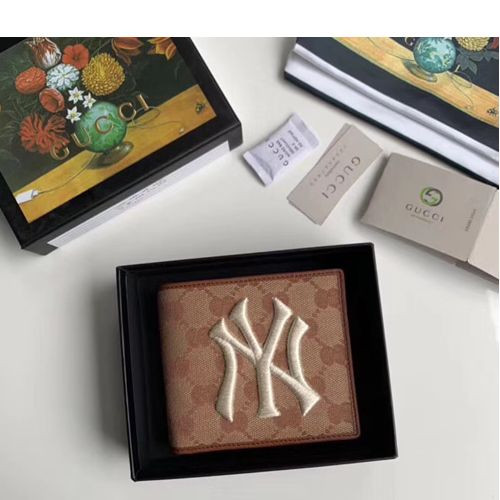 구찌 GG캔버스 NY 뉴욕양키스 자수 반지갑