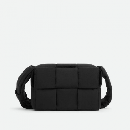 BOT*EGA VENETA 스몰 패디드 테크 카세트 - 블랙