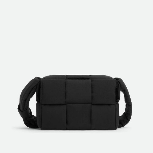 BOT*EGA VENETA 스몰 패디드 테크 카세트 - 블랙