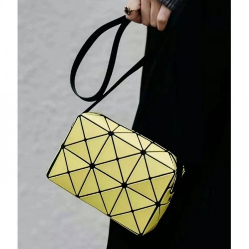 ISSEY MIYAKE BAO BAO 미니사각 토트백