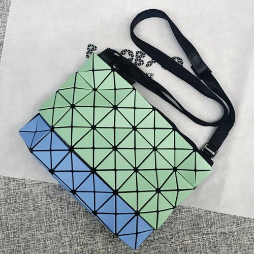 바오바오   프리즘 크로스백