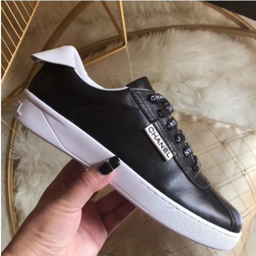 샤넬 로고스트랩 레더 스니커즈 블랙