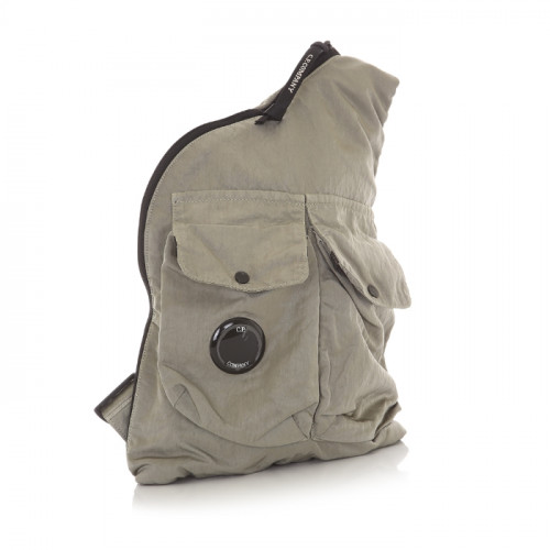 C.P 컴*니   나일론 유틸리티 렌즈 크로스백