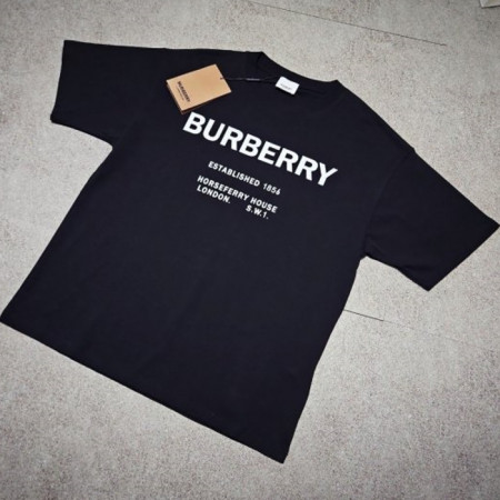 버*리  1856로고 라운드 반팔 티셔츠