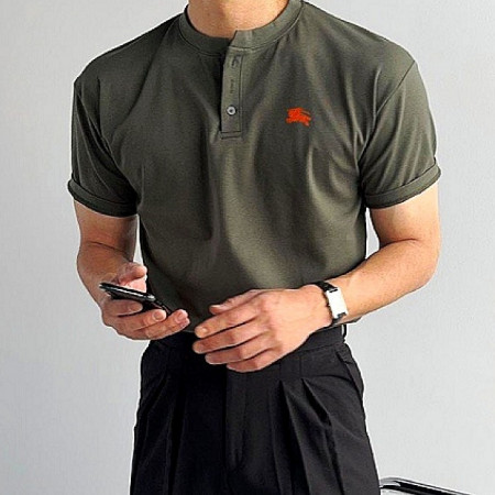 BURBERRY 헨리넥 자수차이나 반팔티셔츠