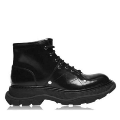 알렉산더맥퀸 트레드 레이스업 레더 부츠 블랙