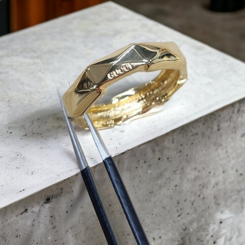 GUC*I   루 투 러브 스터드