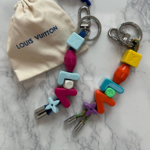 루이*통   컬렉션의  에션셜 아이템