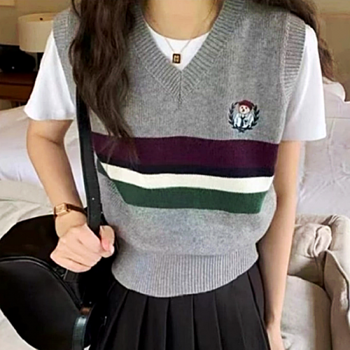 GUC*I  곰돌이 자수 니트 베스트