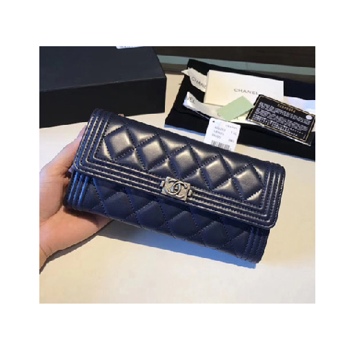 샤넬 20FW 클래식 캐비어 보이 금장 롱 플랩 장지갑