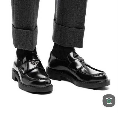 프라다 브러시드 가죽 로퍼