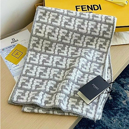 FENDI 펜* 니트 머플러