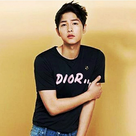 디* 옴므 로고 티셔츠 (송중기착용)