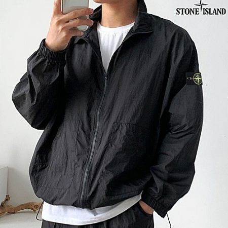 스톤아일*드 STONE ISLAND 패킹 아이싱 점퍼