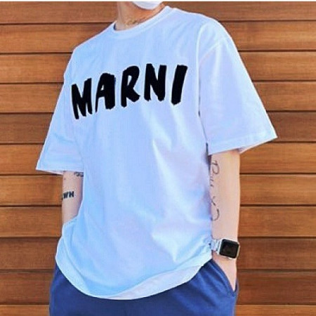 마*니 MARNI 로고 프린팅 티셔츠